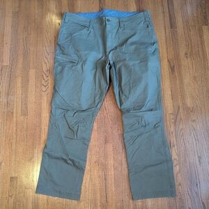 Duluth Trading Co | Men's Standard Fit Utility Pants | 42x32
